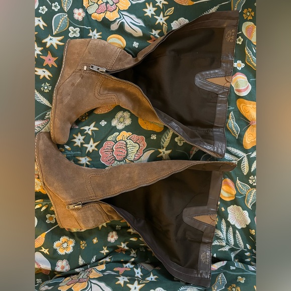 LAST CHANCE💥 Franco Sarto Knee High Suede Wedge Boots - Picture 4 of 5